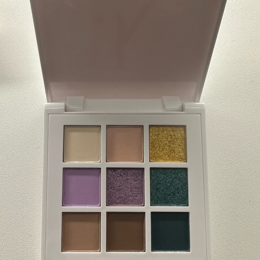 🆕 JX “You & Me in Miami” Vibrant Eyeshadow Palette